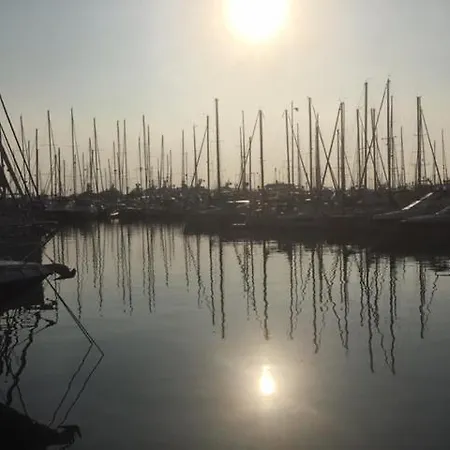 Sejour De Reve Avec Parking Inclus Úszó hotel *